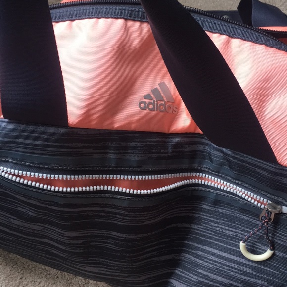 Adidas fearless gym/weekend bag - Picture 2 of 8